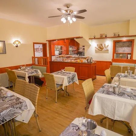 Hotel Gaestehaus Praesenzhof 3*