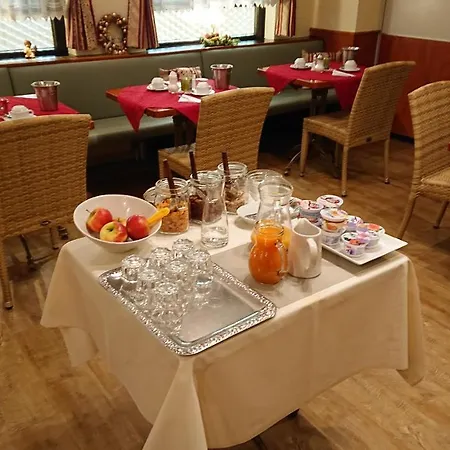 Gaestehaus Praesenzhof 酒店 本斯海姆