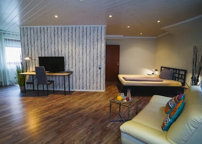 Gaestehaus Praesenzhof 酒店 本斯海姆