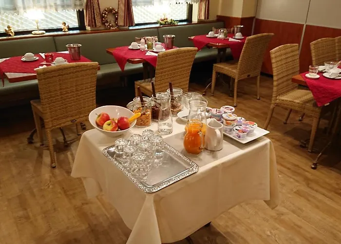 Gaestehaus Praesenzhof Szálloda Bensheim