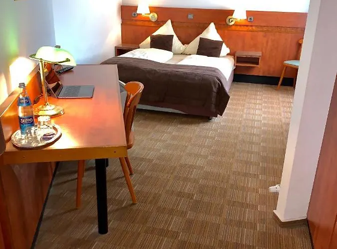 Gaestehaus Praesenzhof 本斯海姆